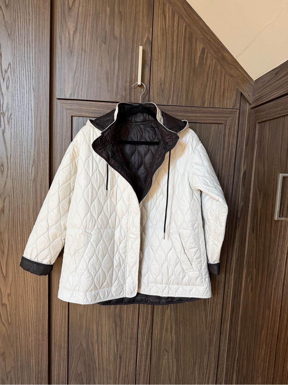 Source Unknown Reversible Quilted Jacket - White with Black Trim
